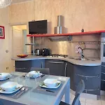 Private Garage, 300m From Sea In Centre 아파트